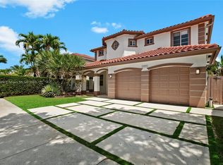 16477 SW 67th Ter, Miami, FL 33193