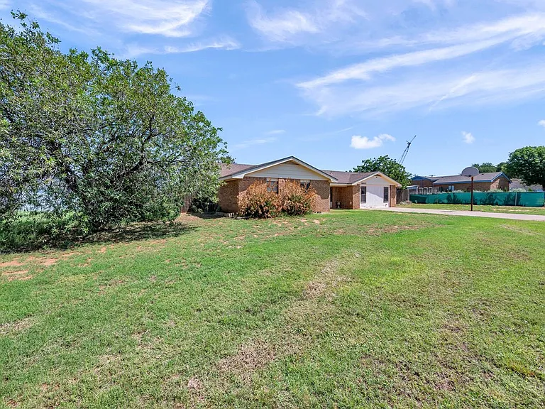 10803 E County Road 104 — Photo 2