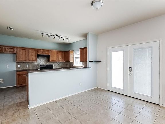 2nd image of 12208 Hunters Crossing Ln