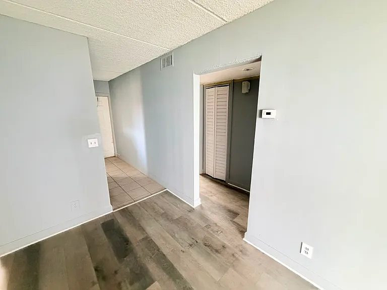 1501 Crescent Cir #C19-1 — Photo 2