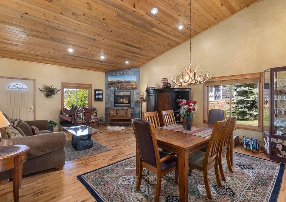 1146 Longview Cir