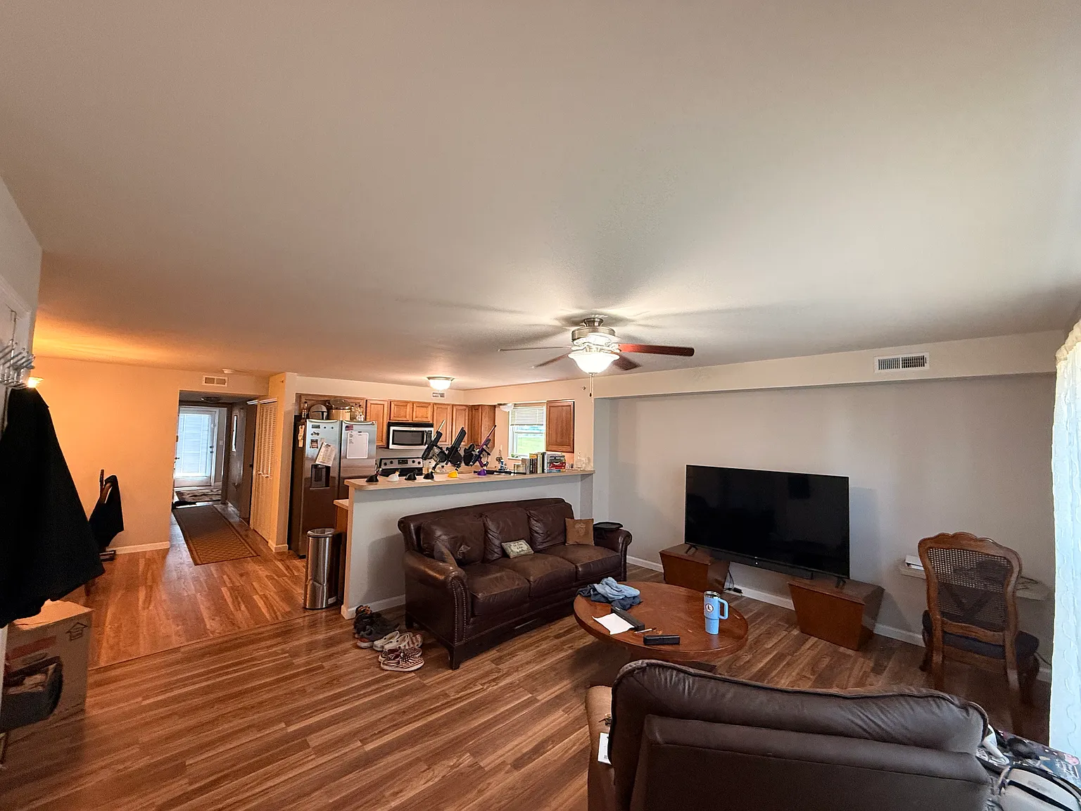 2 bed, 1136 sqft, $1,600 — Photo 2