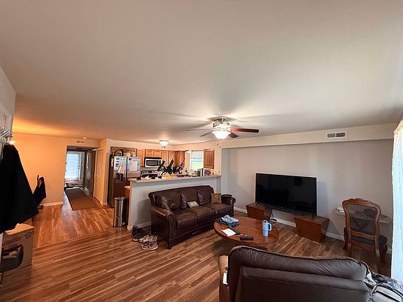 2nd image of 3211 Capri Way