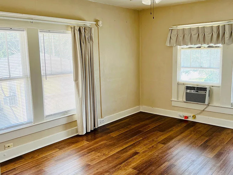 203 N Dillard St #6 — Photo 2