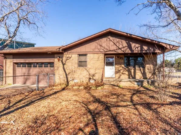 704 W Moline St, Malvern, AR 72104