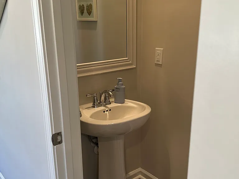 3647 Roseblossom Dr — Photo 13