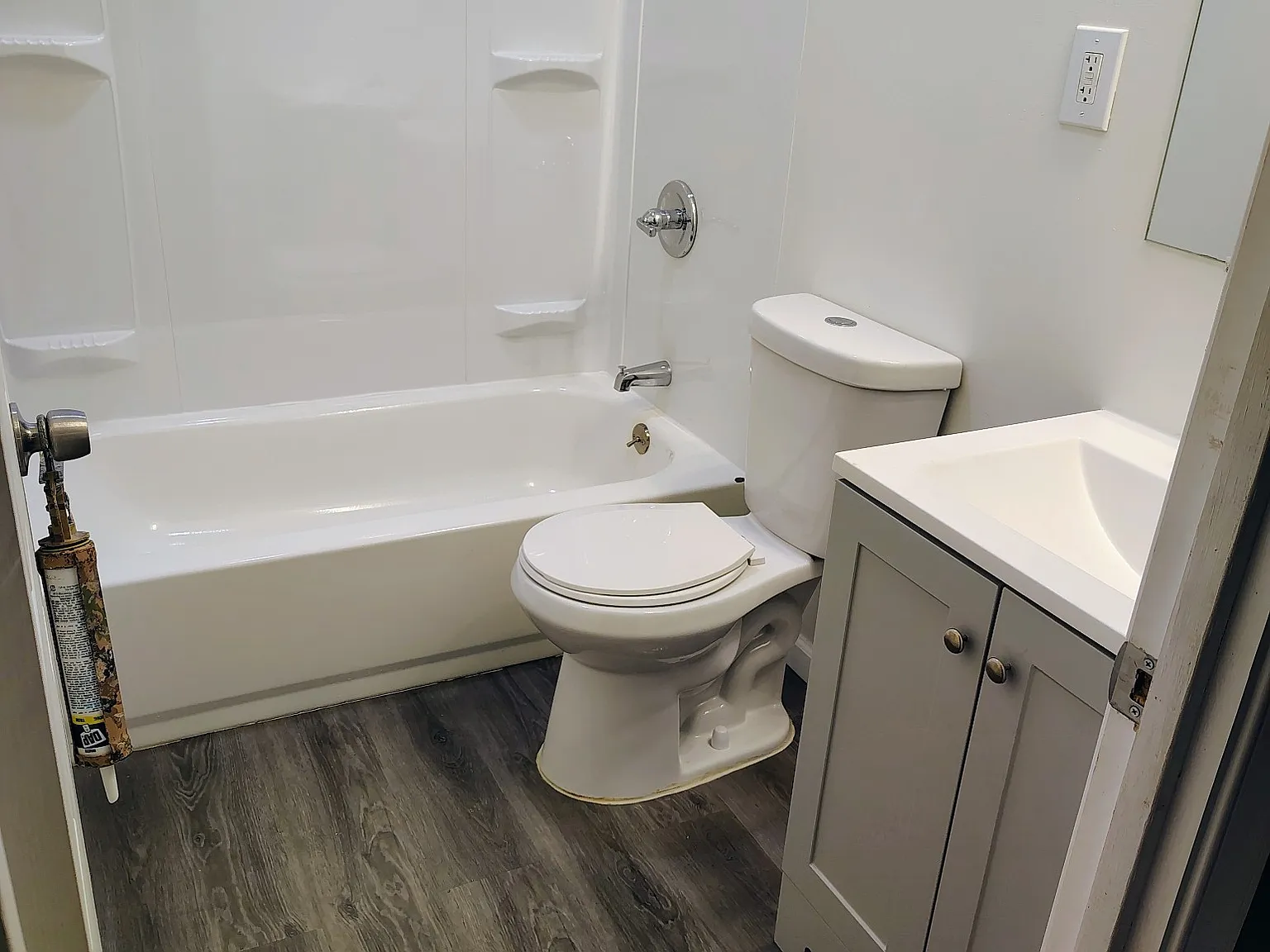 1 bed, 600 sqft, $975 — Photo 2
