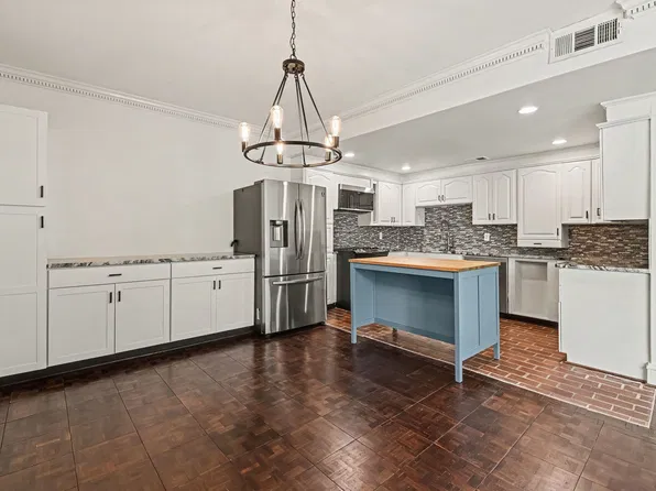 2632 Peachtree Rd NW APT B404, Atlanta, GA 30305