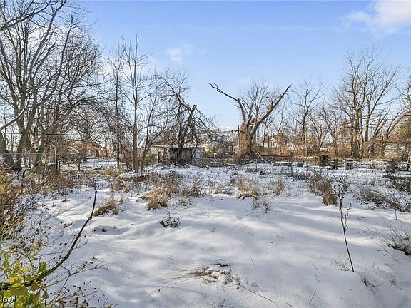 4th image of 14410 Darwin Ave