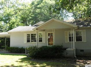 1005 Hooks Lake Rd, Gadsden, AL 35901