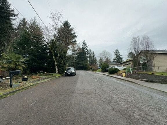 4th image of 2125 SW Dolph Ct