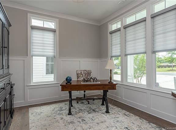 4th image of 128 Sisters Cove Ct