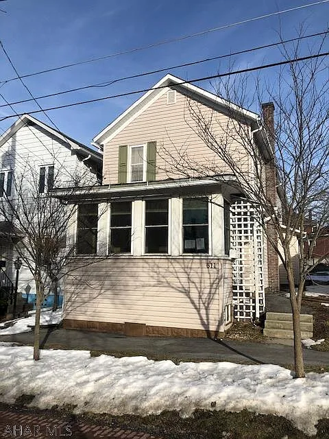 611 Farren St photo 1