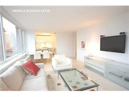 Rented by Douglas Elliman | media 28