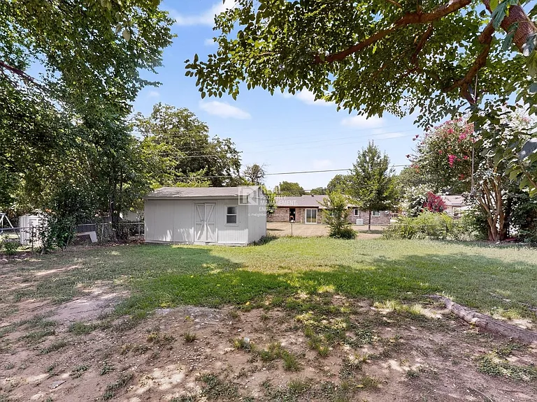 303 Westwood Dr — Photo 28