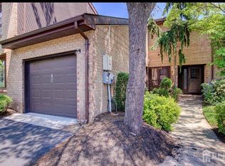 185 Nathan Dr, North Brunswick, NJ 08902