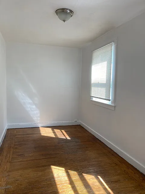 2 bed, 650 sqft, $2,300 — Photo 2