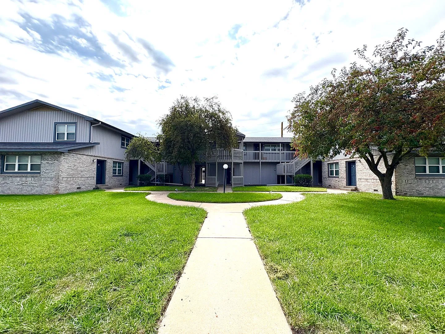 Eastgate 1701 — Photo 1