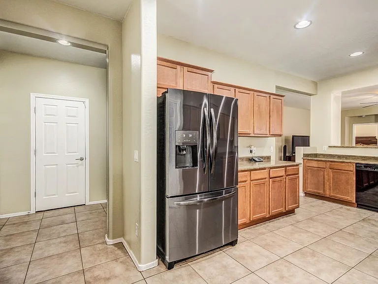 18113 W Townley Ave — Photo 10