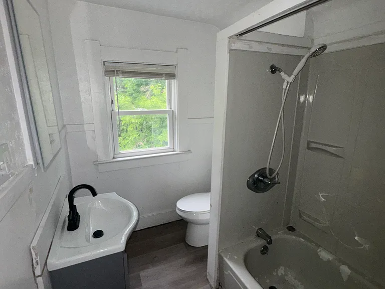 2127 Elliott Ave — Photo 5