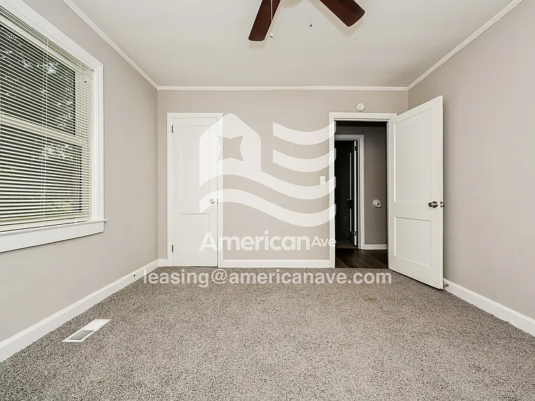 1511875_009_wm_-_main_bedroom_12911944.jpg