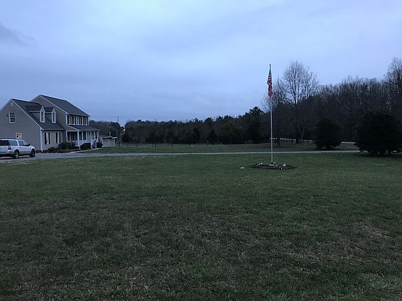 5th image of 17080 Whitehouse Farm Dr