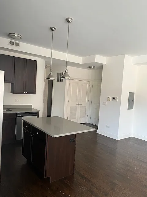 1 bed, 1.5 bath, 750 sqft, $2,350 — Photo 2