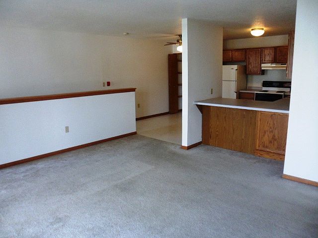 908 Living kitchen area MLS_03172014