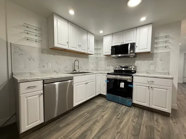 31 Herkimer Street image 1 of 12