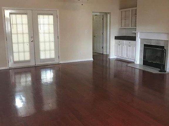 3rd image of 2822 Safari Ct