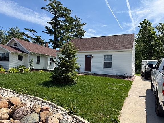 2nd image of 2922 Center Point Rd NE