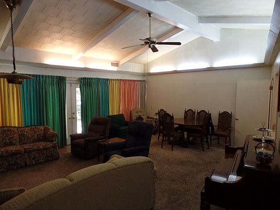 3rd image of 1513 S Broadmoor Dr