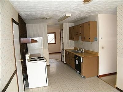 5th image of 263 Vivian Dr