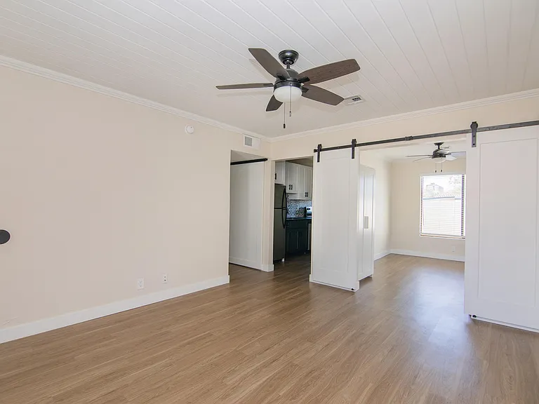 511 E Mariposa St #4 — Photo 9