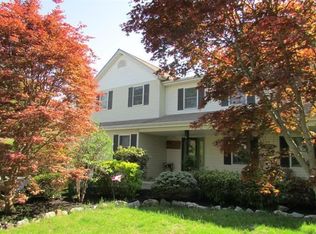 14 Kings Rd, Highland Falls, NY 10928