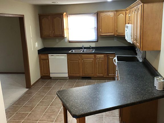 2nd image of 2703 Leslie Ln #2703