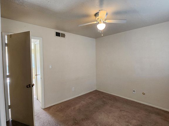 4th image of 1701 Girard Blvd SE APT 2