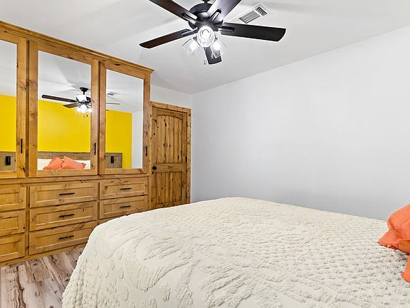 18th image of 4477 Randall Rd