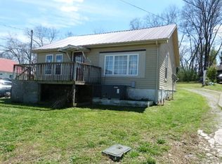 208 White St, Shelbyville, TN 37160