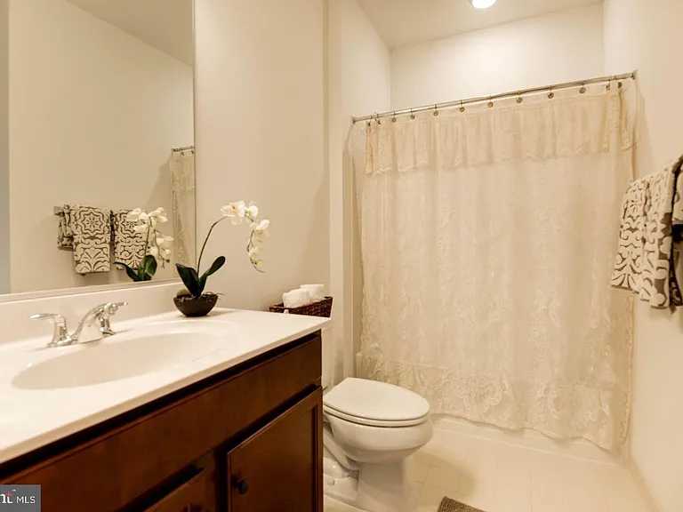 42482 Dogwood Glen Sq — Photo 5