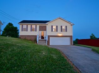303 Congressman Dr, Clarksville, TN 37042