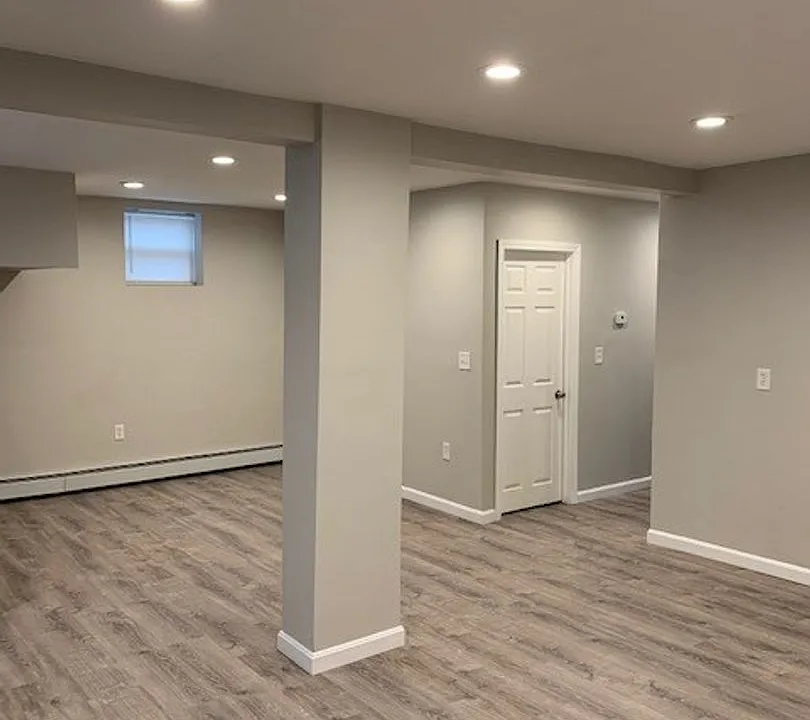 823 River Ave