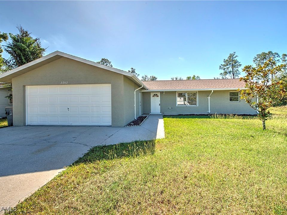 1st image of 2202 Wyandotte Ave