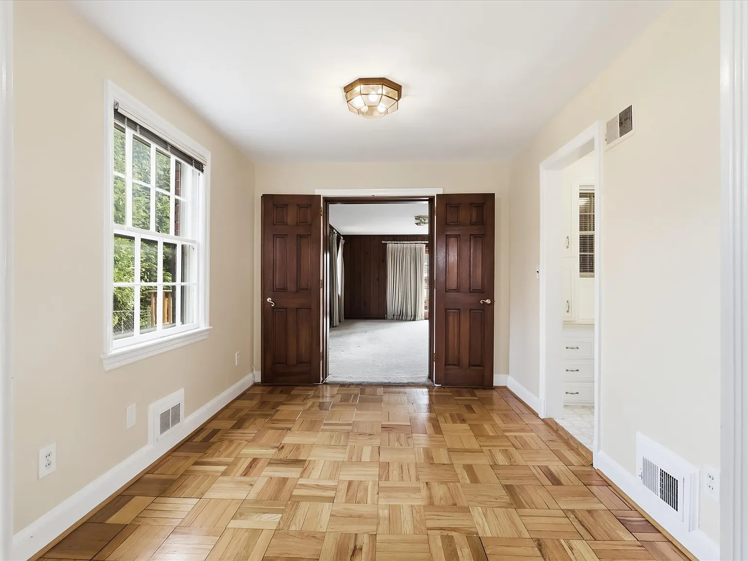 3 bed, 2.5 bath, 2090 sqft, $4,500 — Photo 4