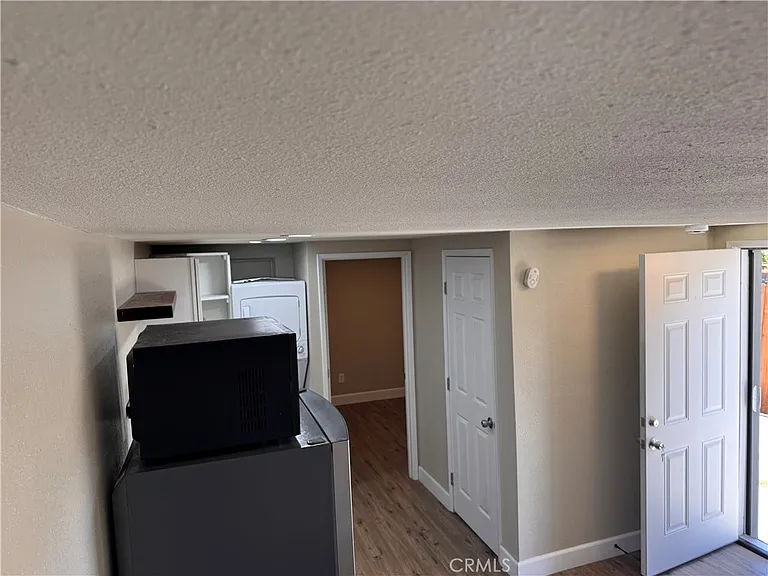 17451 Bromley Ave — Photo 7