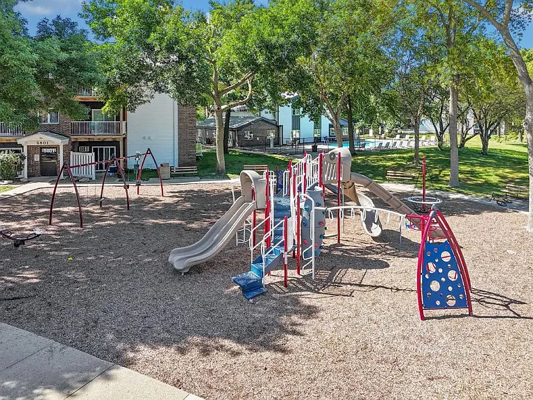 Sun Prairie & Vista Court — Photo 29