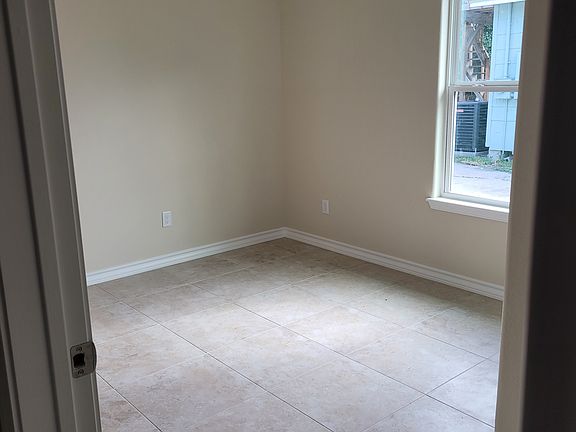 4th image of 4334 Cottage St