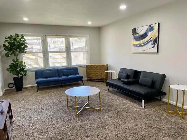 3950 N Charles Ave — Photo 3
