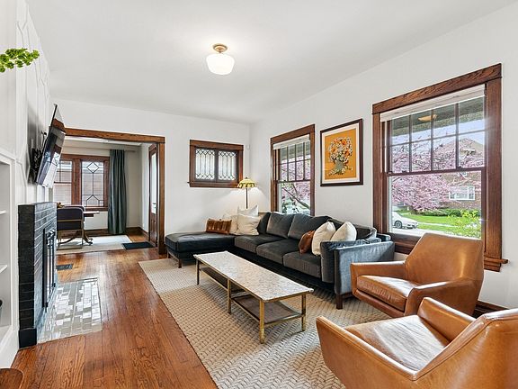 5th image of 4038 W Warwick Ave