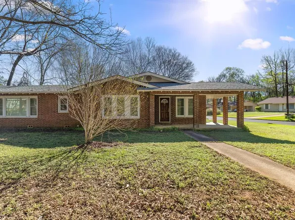 1405 Hillview Dr, Nacogdoches, TX 75964